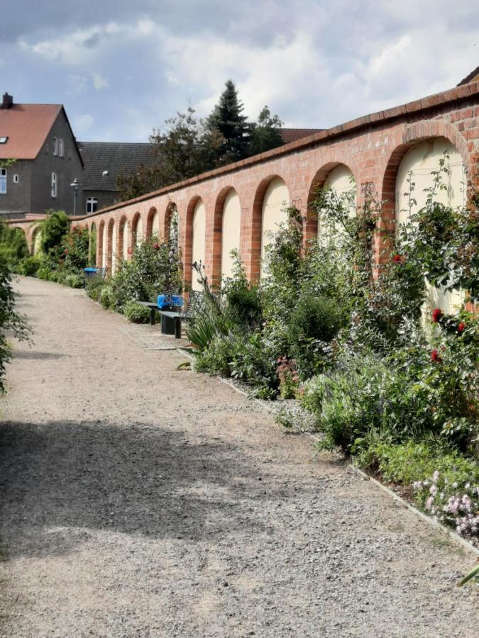 Ferienwohnung Am Schloss Reuterstadt Stavenhagen Extérieur photo