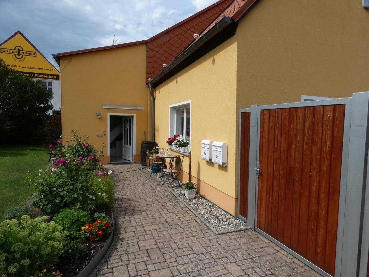 Ferienwohnung Am Schloss Reuterstadt Stavenhagen Extérieur photo