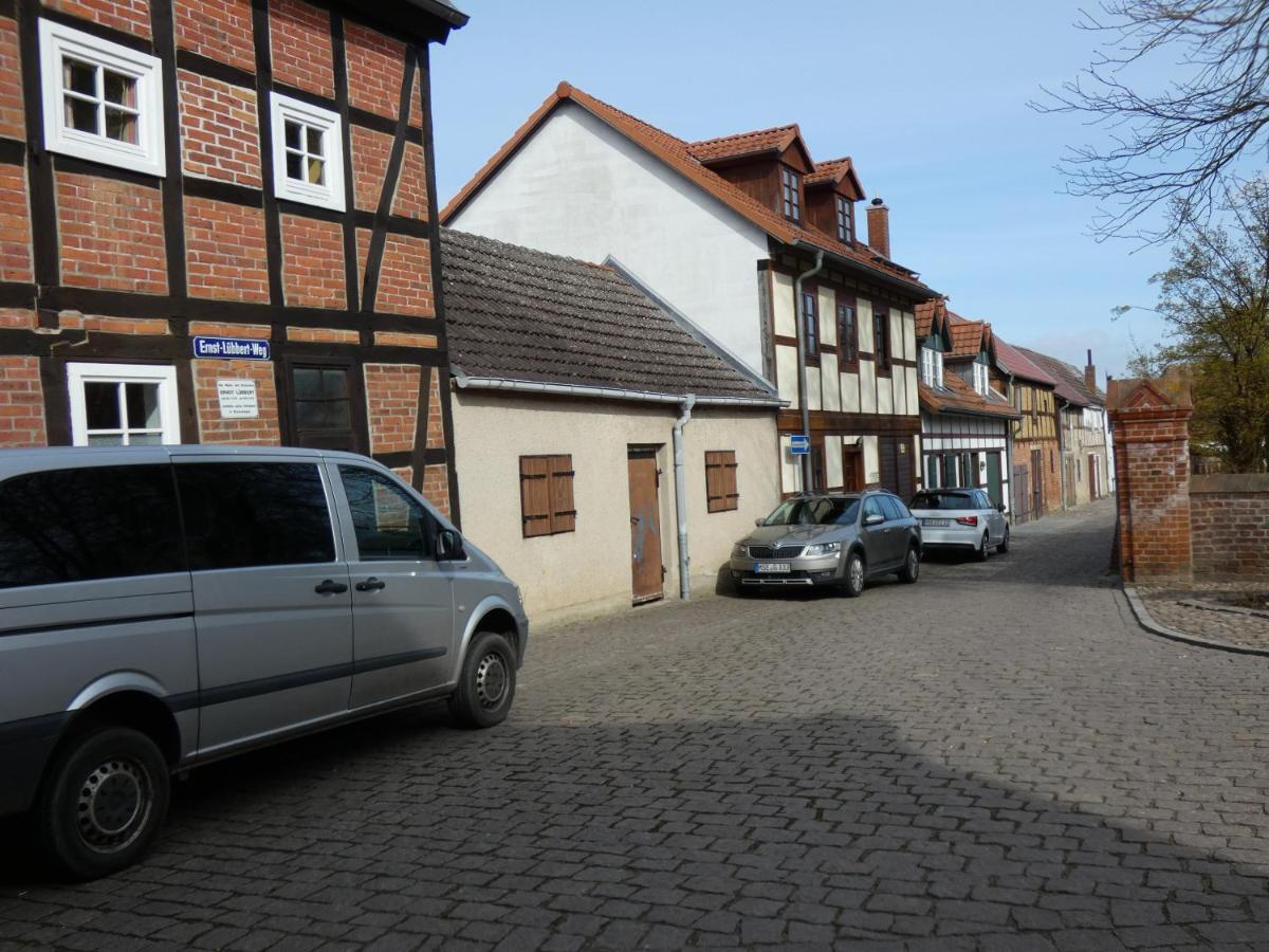 Ferienwohnung Am Schloss Reuterstadt Stavenhagen Extérieur photo