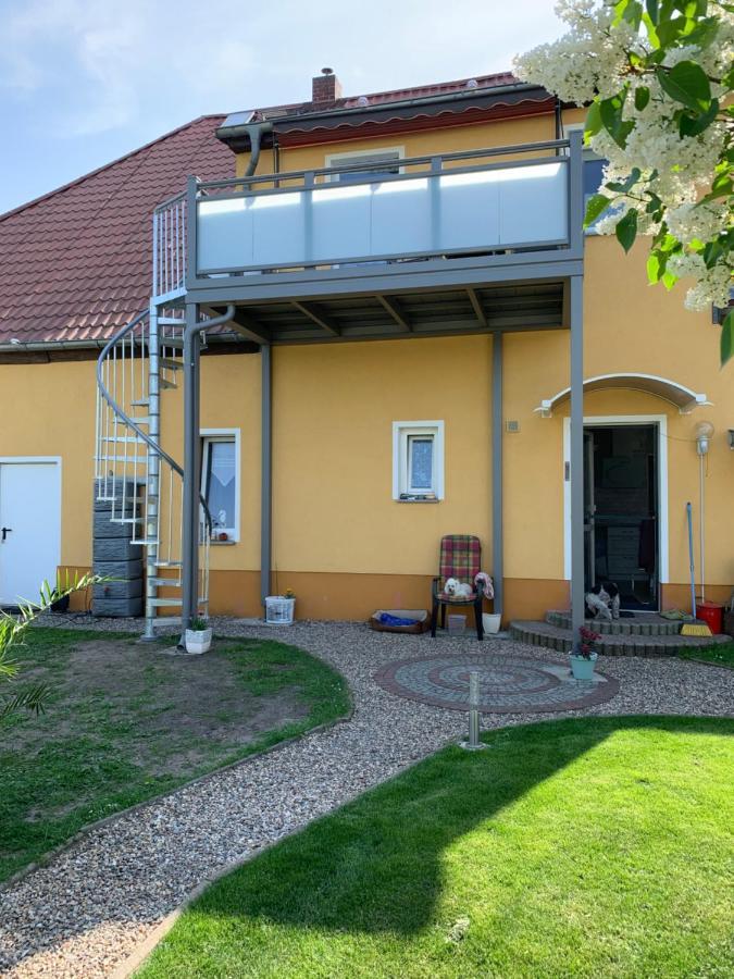 Ferienwohnung Am Schloss Reuterstadt Stavenhagen Extérieur photo